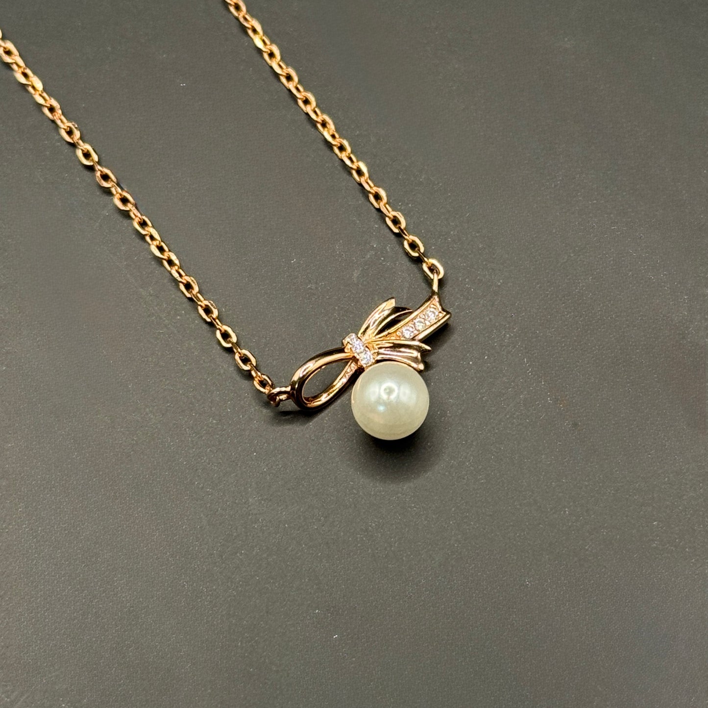 Bow & Pearl Necklace