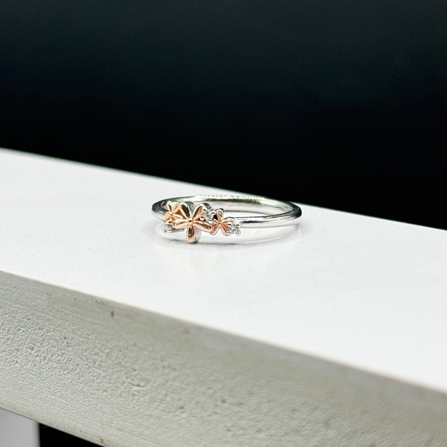 Petal Cluster Ring