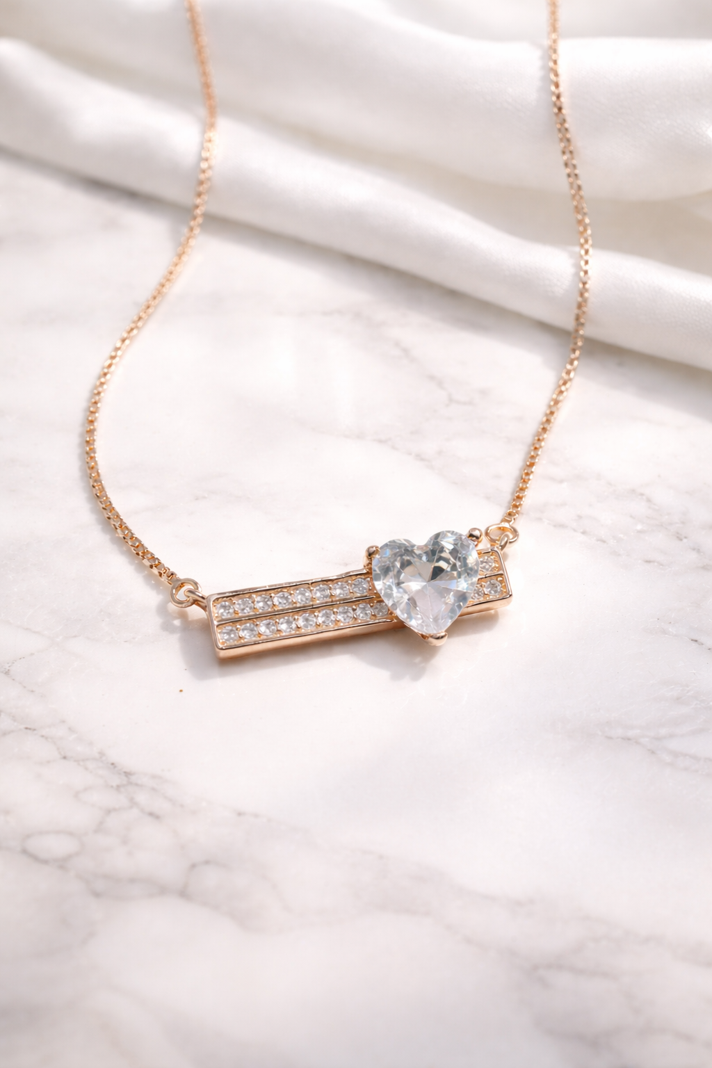 Nooré Heart Bar Necklace | 925 Sterling Silver