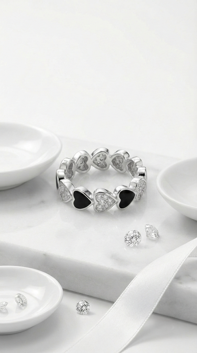Élise Noir Heart Ring | 925 Sterling Silver