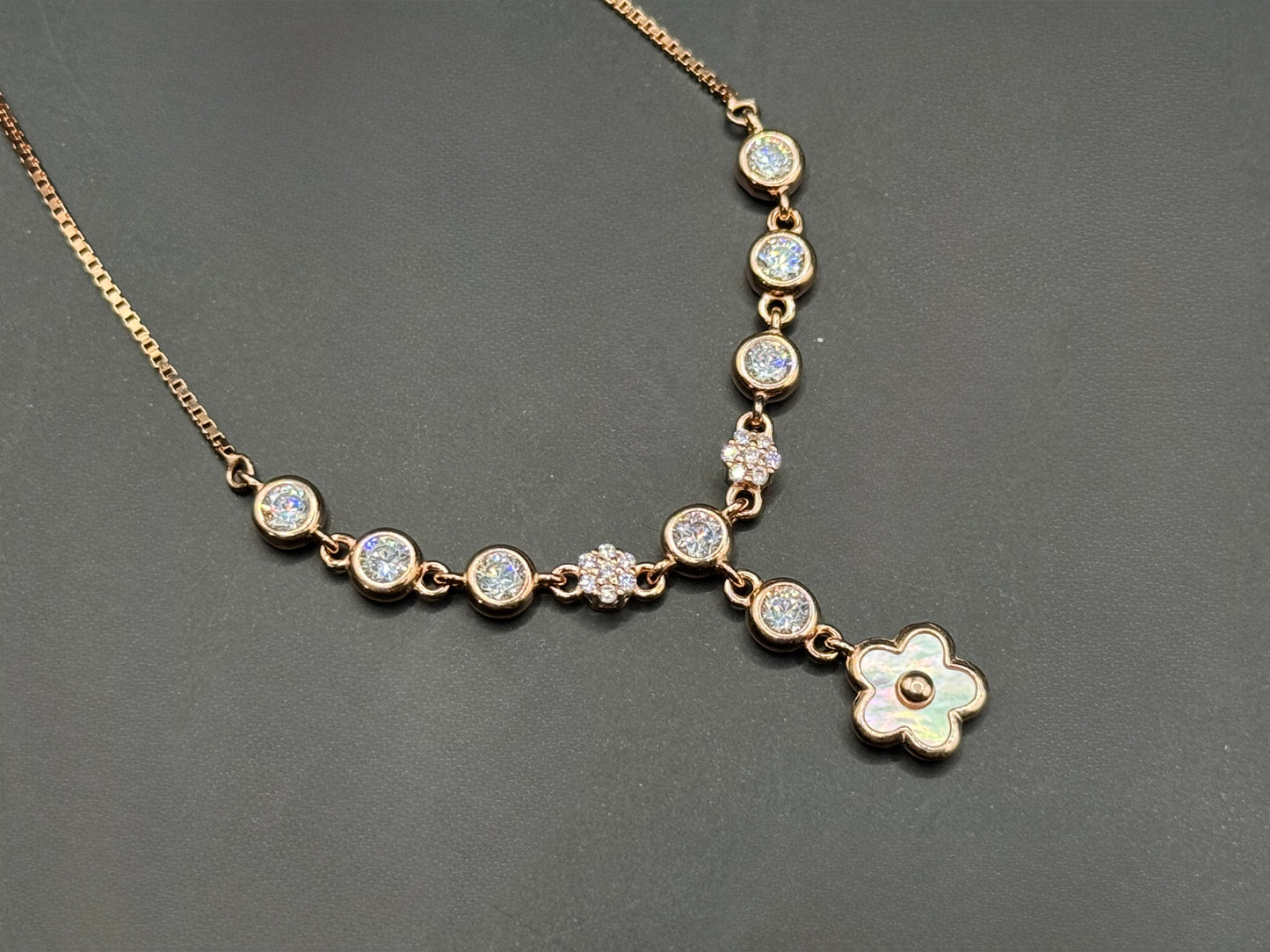 Daisy Dangle Bracelet