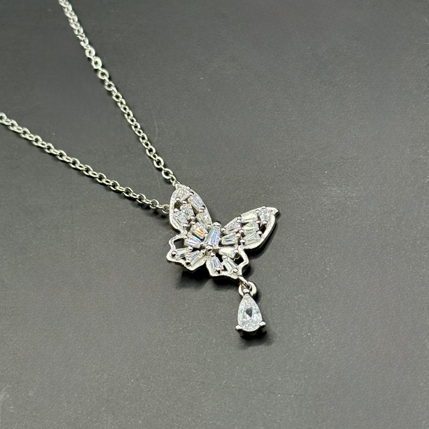 Delicate Buterfly Sparkle Necklace
