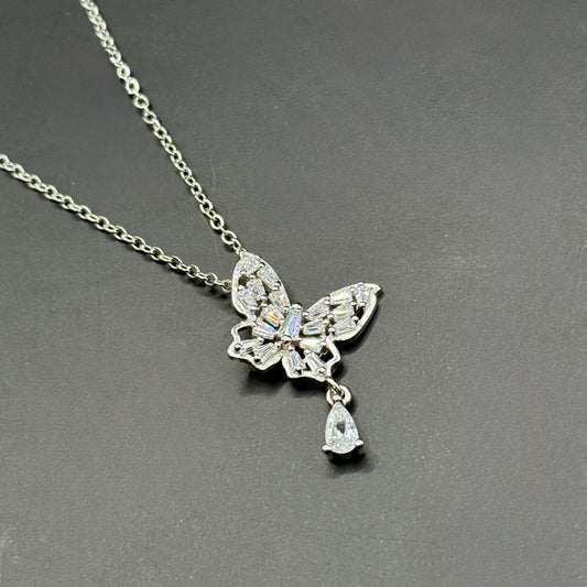 Delicate Buterfly Sparkle Necklace