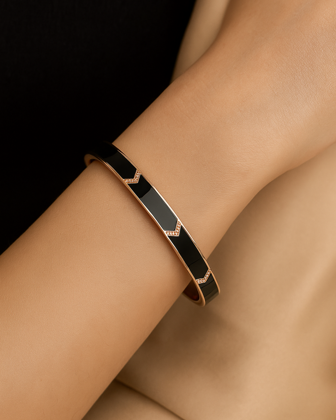 Noir Chevron Kada Sterling Silver