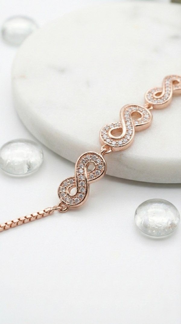 Élira Infinity Link Bracelet | 925 Sterling Silver