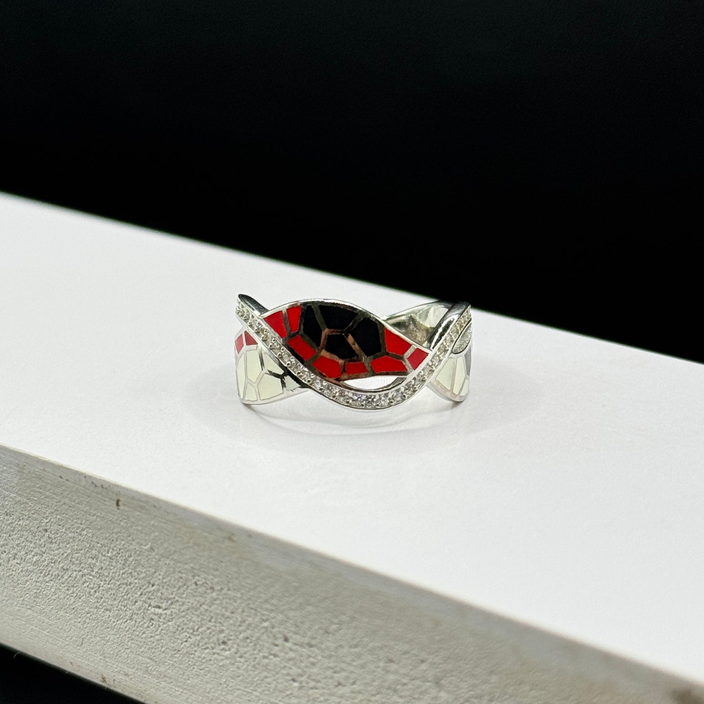 Harlequin Twist Ring