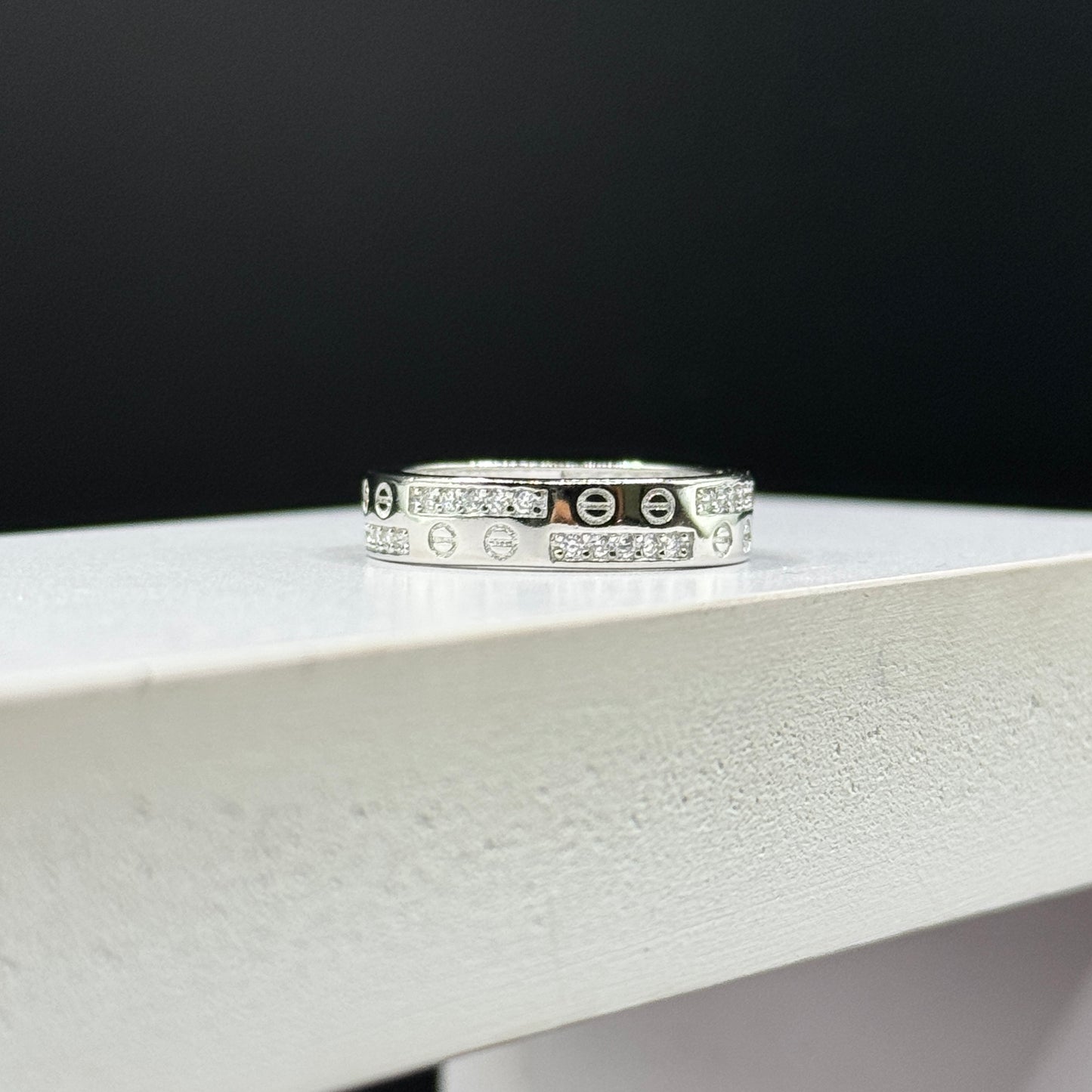 Pave & Motif Ring