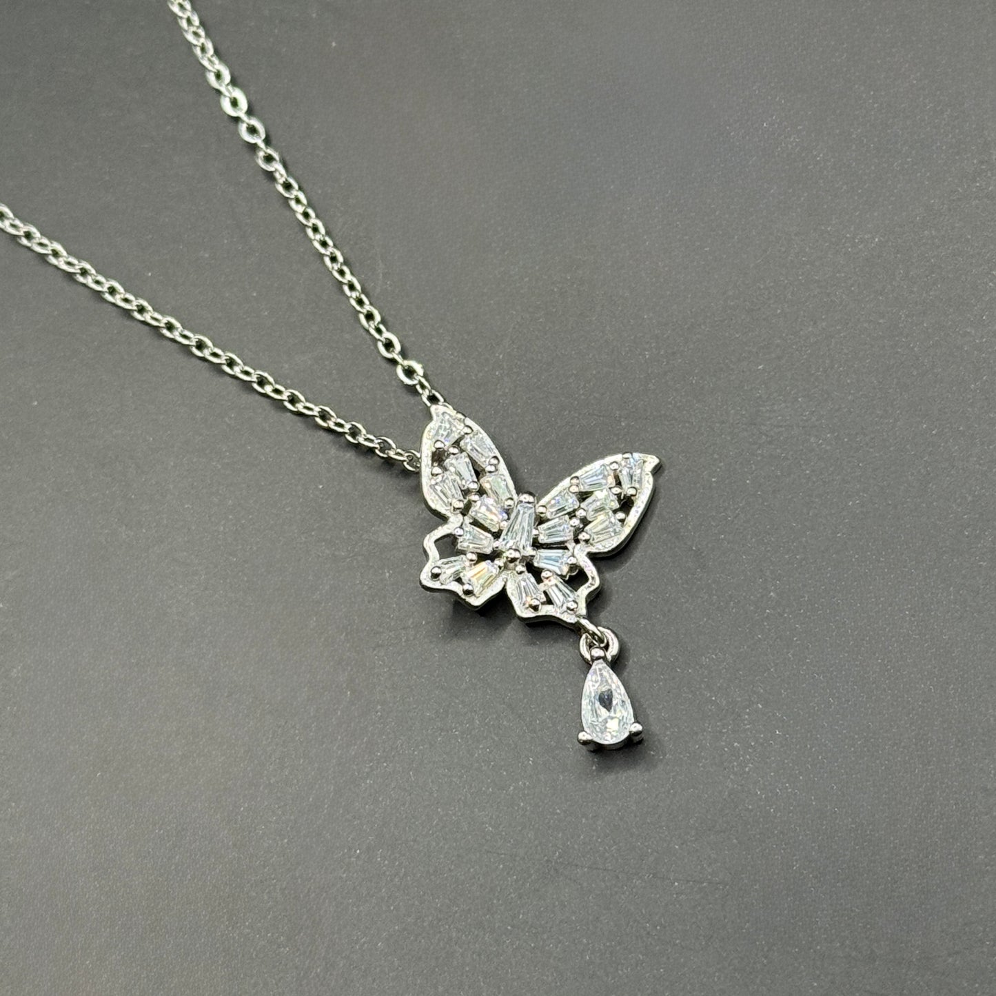 Delicate Buterfly Sparkle Necklace