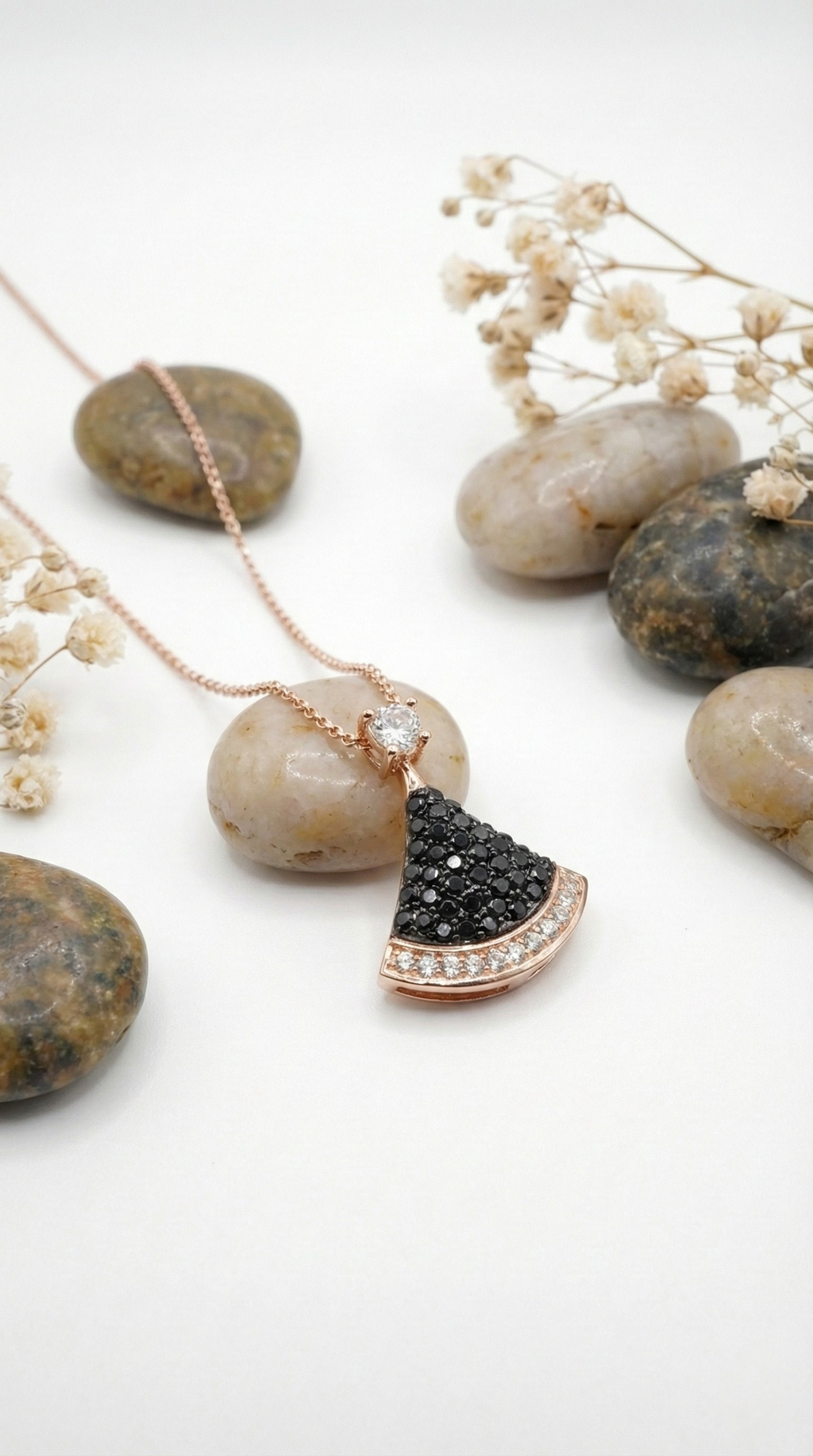 Elion Black Crescent Necklace | 925 Sterling Silver