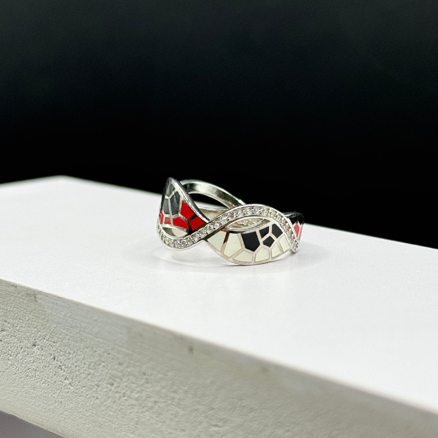 Harlequin Twist Ring