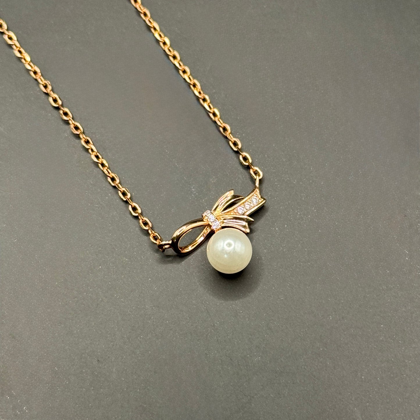 Bow & Pearl Necklace