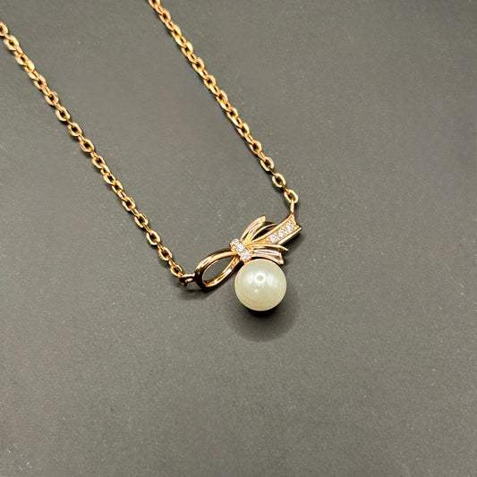 Bow & Pearl Necklace