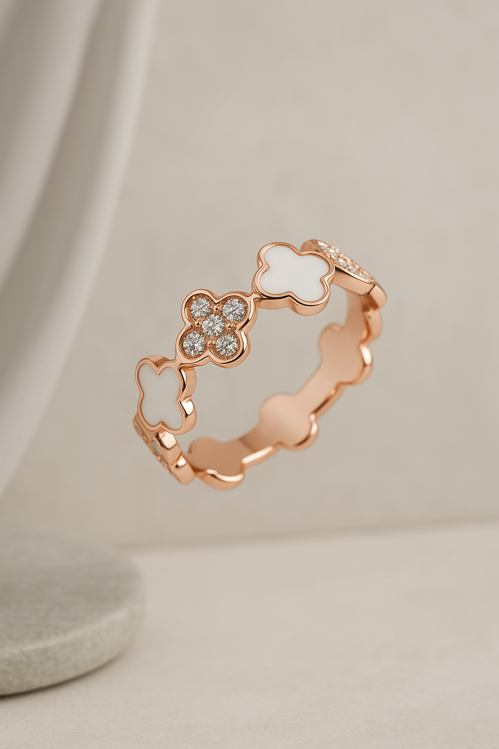 Rosé Éclat Clover Band | 925 Sterling Silver