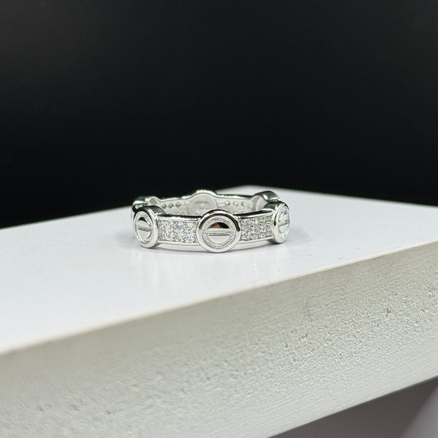 Orbital Band Ring
