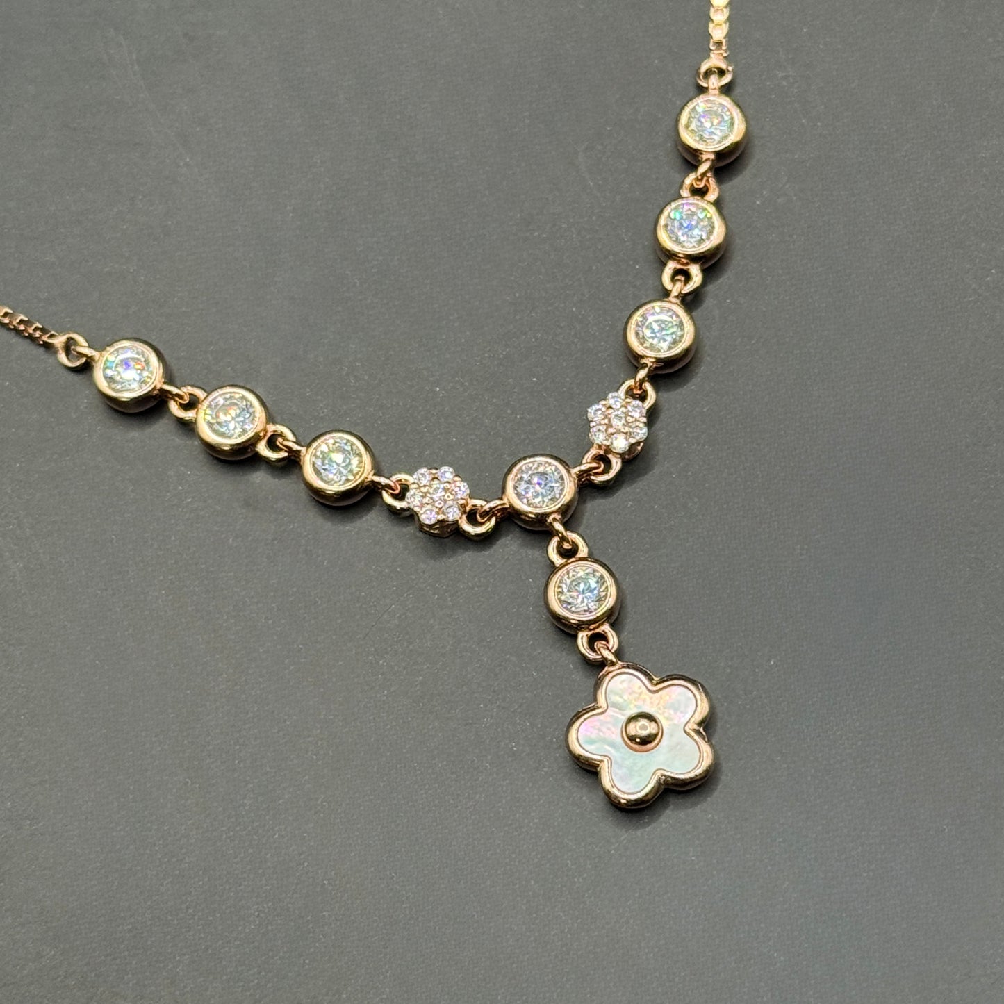 Daisy Dangle Bracelet