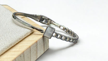 Chic Silver & Mother of Pearl Link Kada