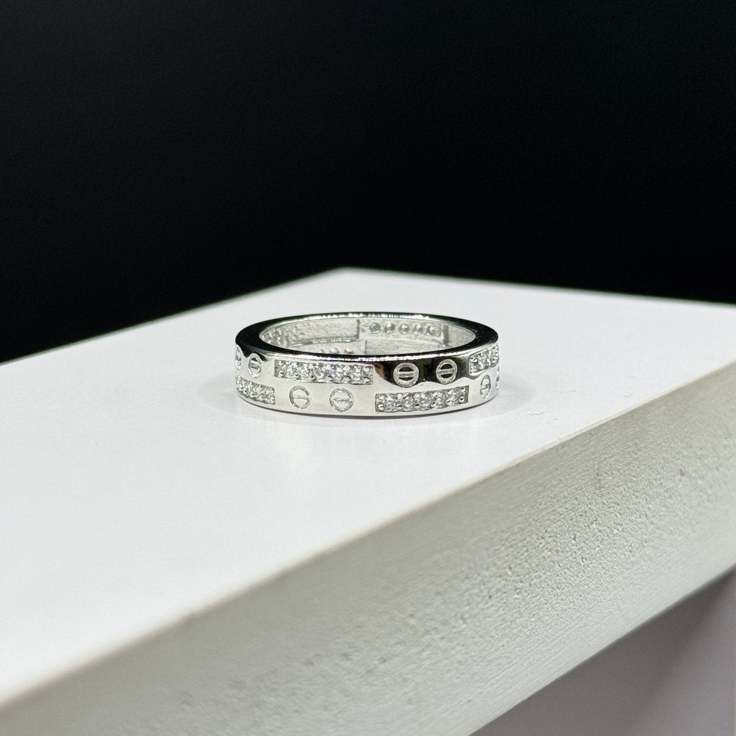 Pave & Motif Ring